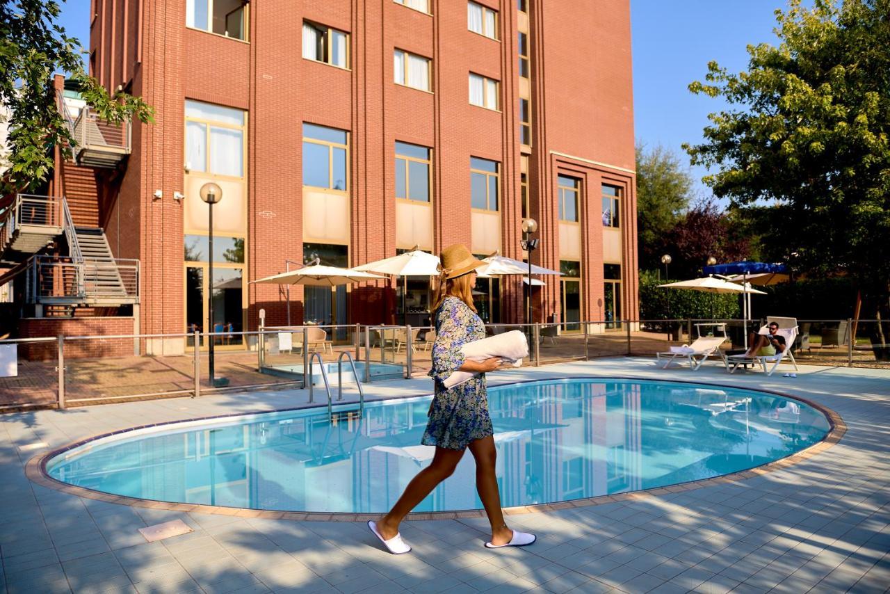 Hotel Novotel Corso Giulio Cesare 4*