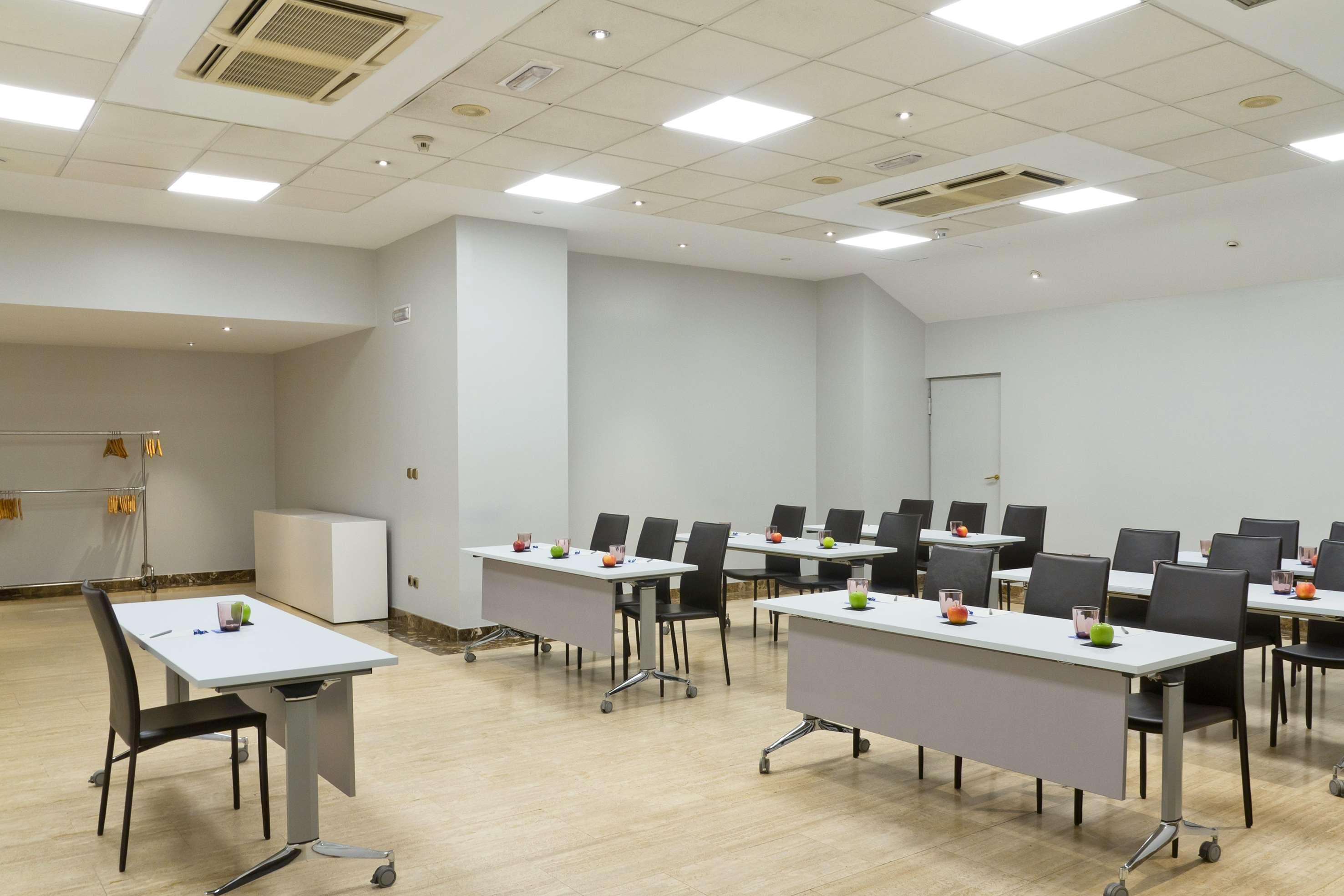 Hotel Novotel Corso Giulio Cesare 4*